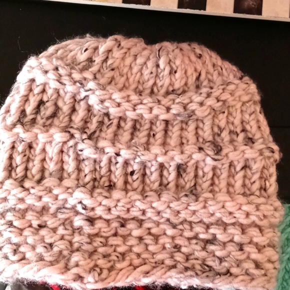 Winter hat - Picture 1 of 1